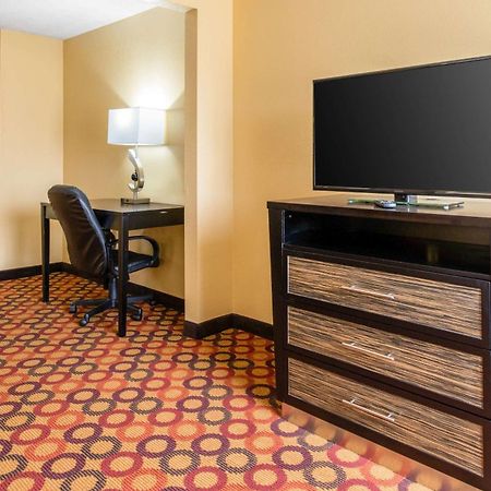 Quality Inn & Suites Montgomery East Carmichael Rd Екстер'єр фото