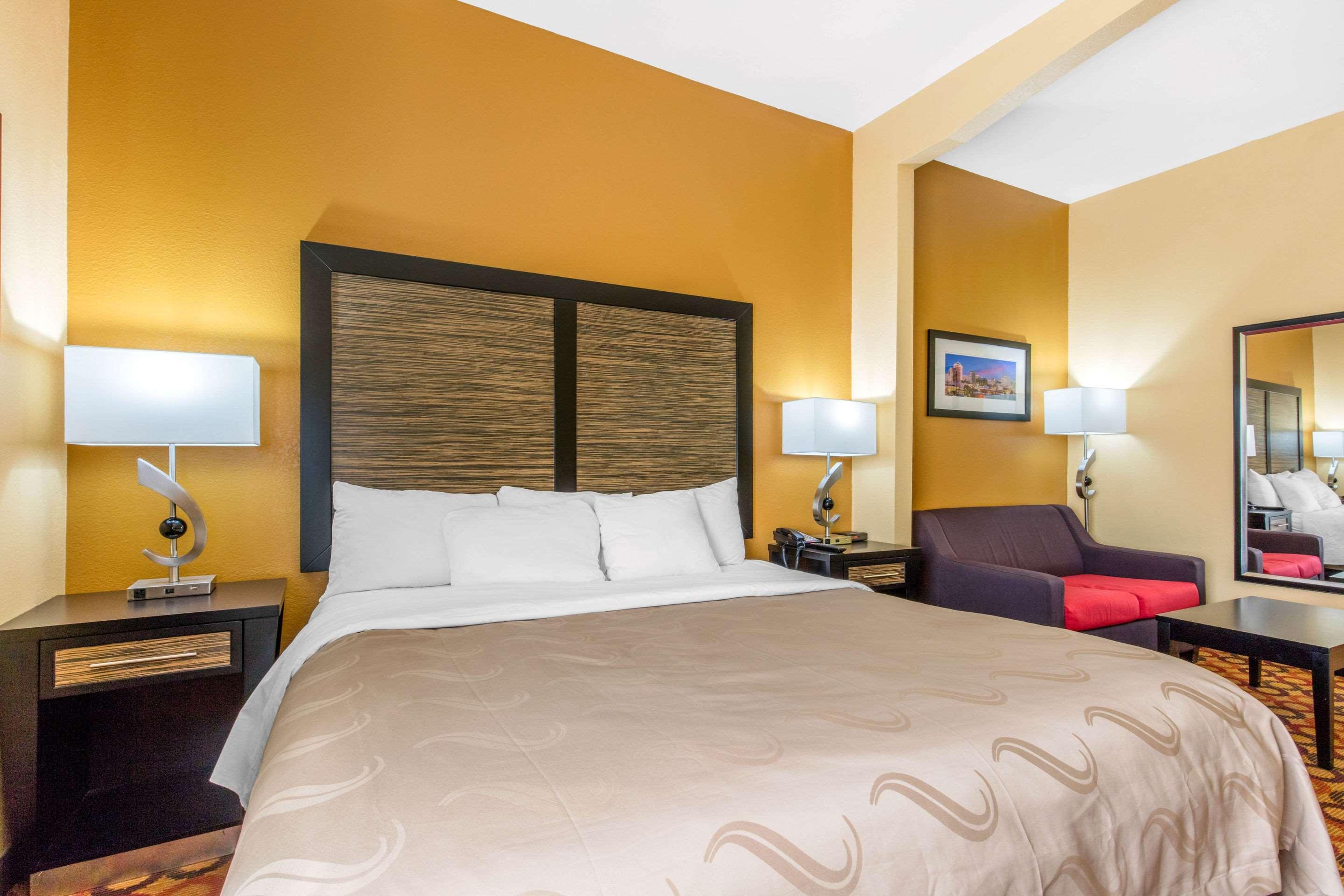 Quality Inn & Suites Montgomery East Carmichael Rd Екстер'єр фото