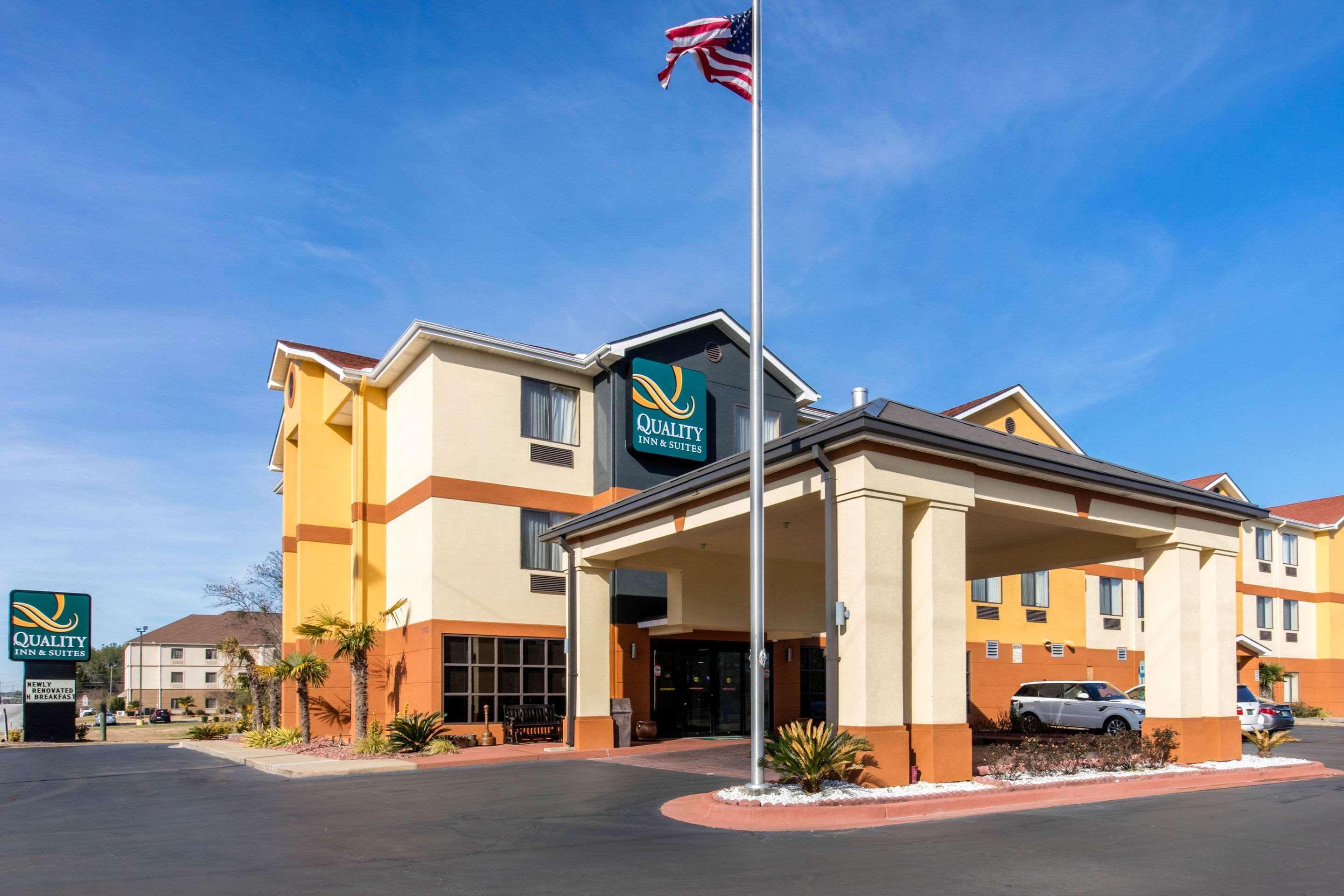 Quality Inn & Suites Montgomery East Carmichael Rd Екстер'єр фото