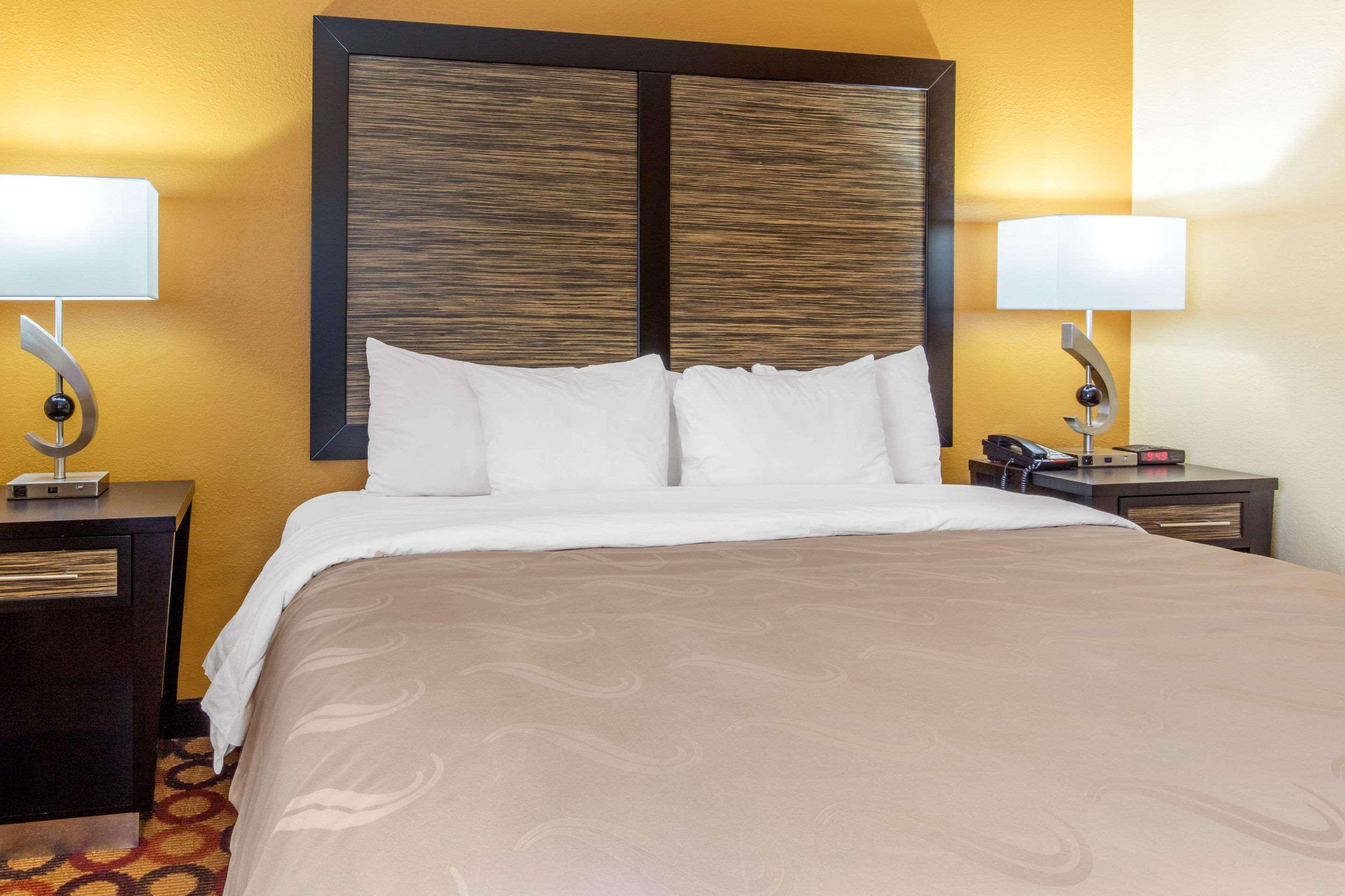 Quality Inn & Suites Montgomery East Carmichael Rd Екстер'єр фото
