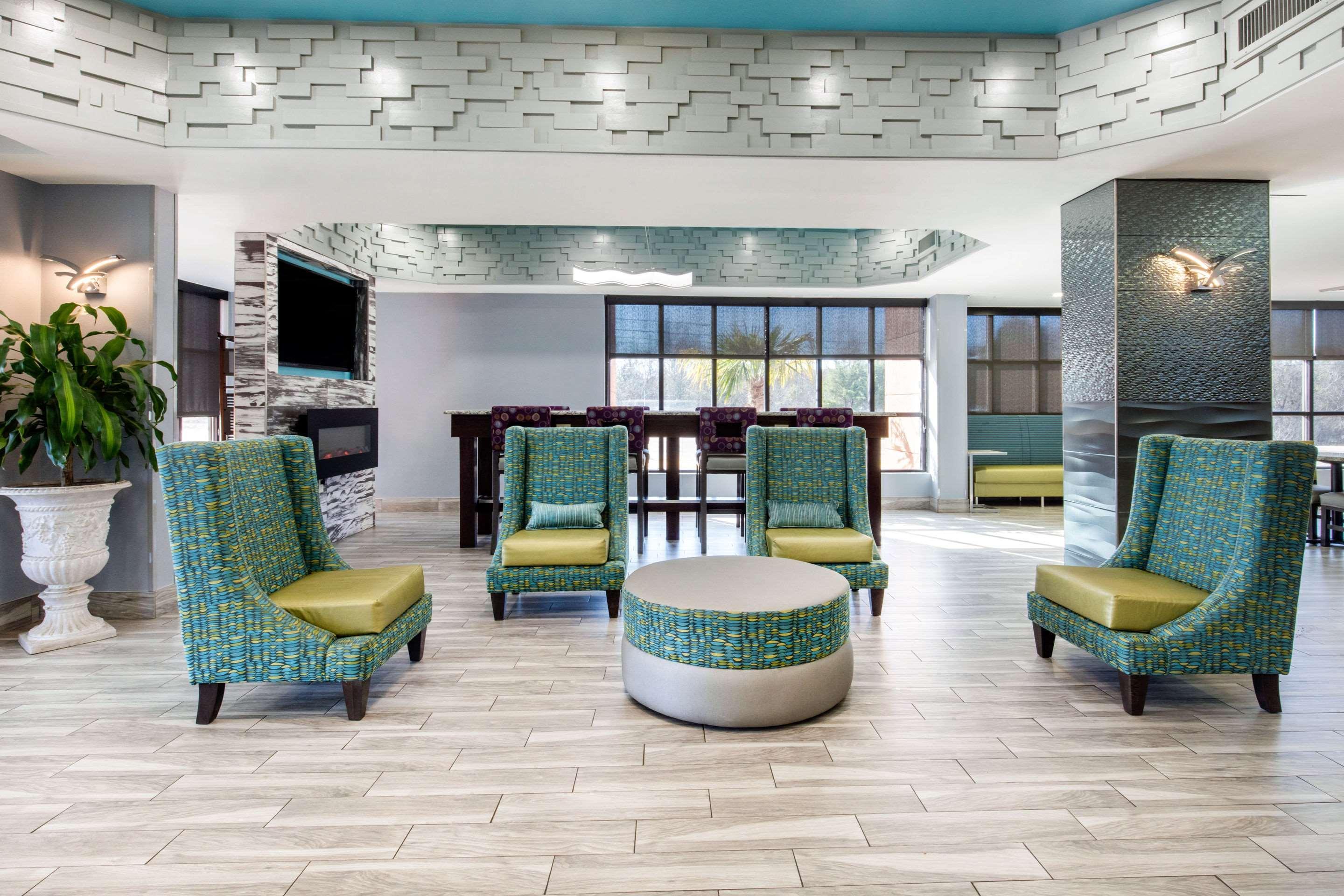 Quality Inn & Suites Montgomery East Carmichael Rd Екстер'єр фото