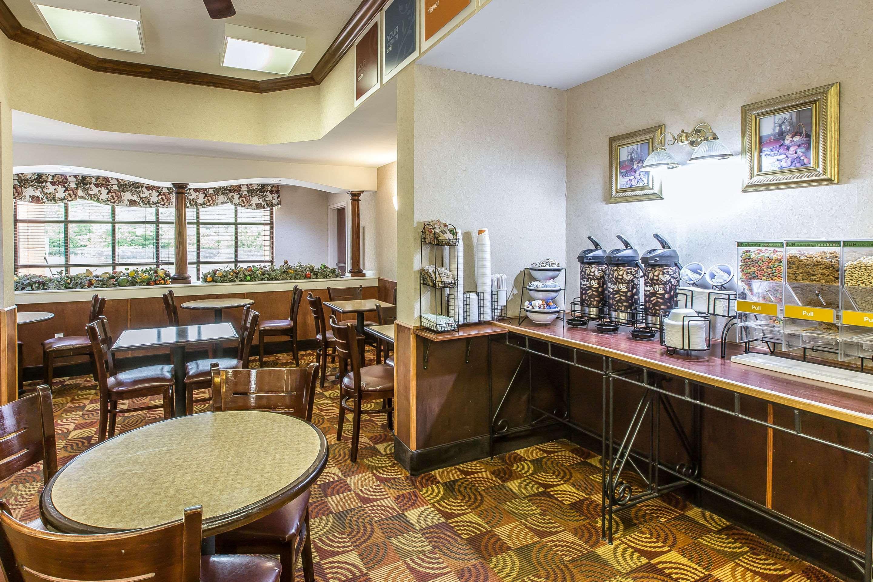 Quality Inn & Suites Montgomery East Carmichael Rd Екстер'єр фото