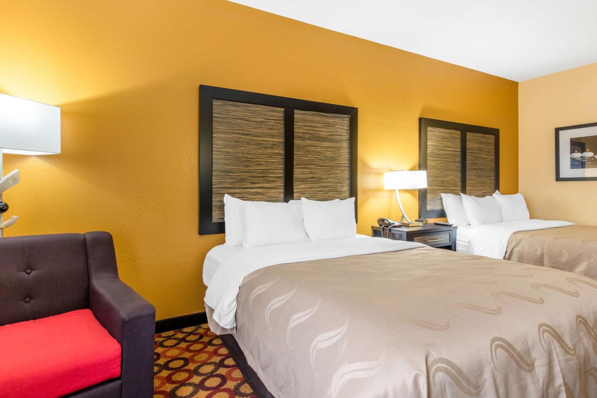 Quality Inn & Suites Montgomery East Carmichael Rd Екстер'єр фото