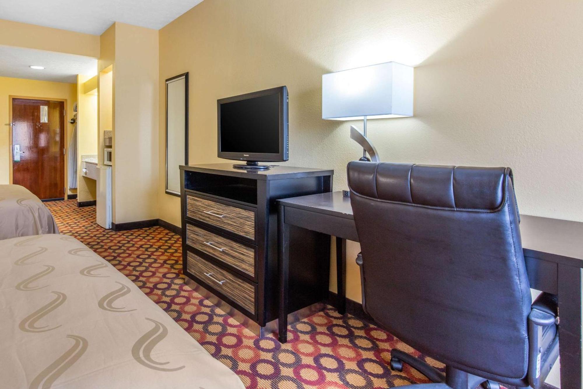 Quality Inn & Suites Montgomery East Carmichael Rd Екстер'єр фото
