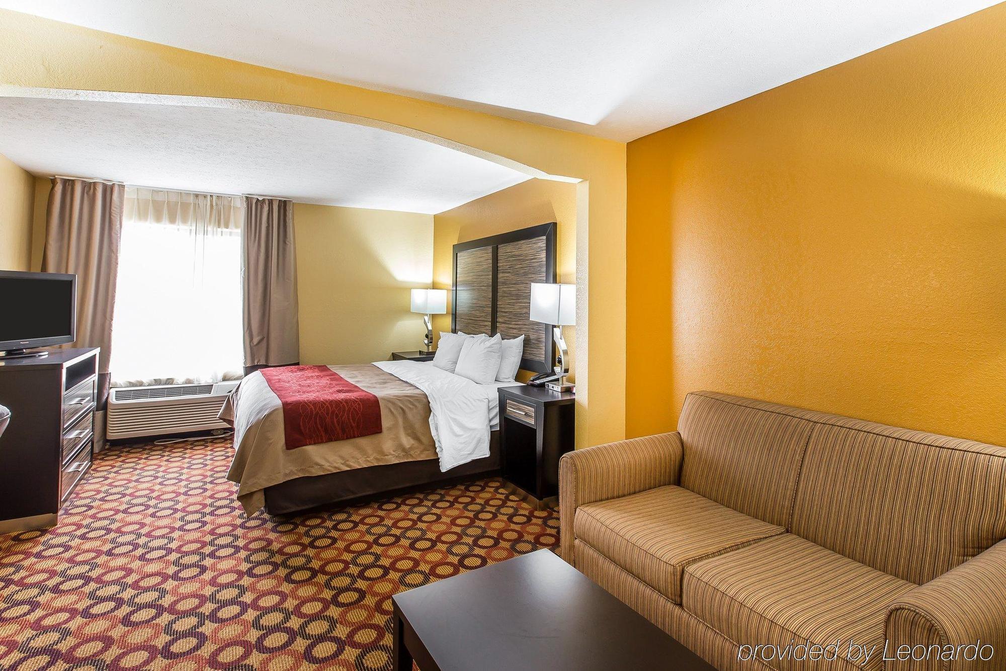 Quality Inn & Suites Montgomery East Carmichael Rd Екстер'єр фото