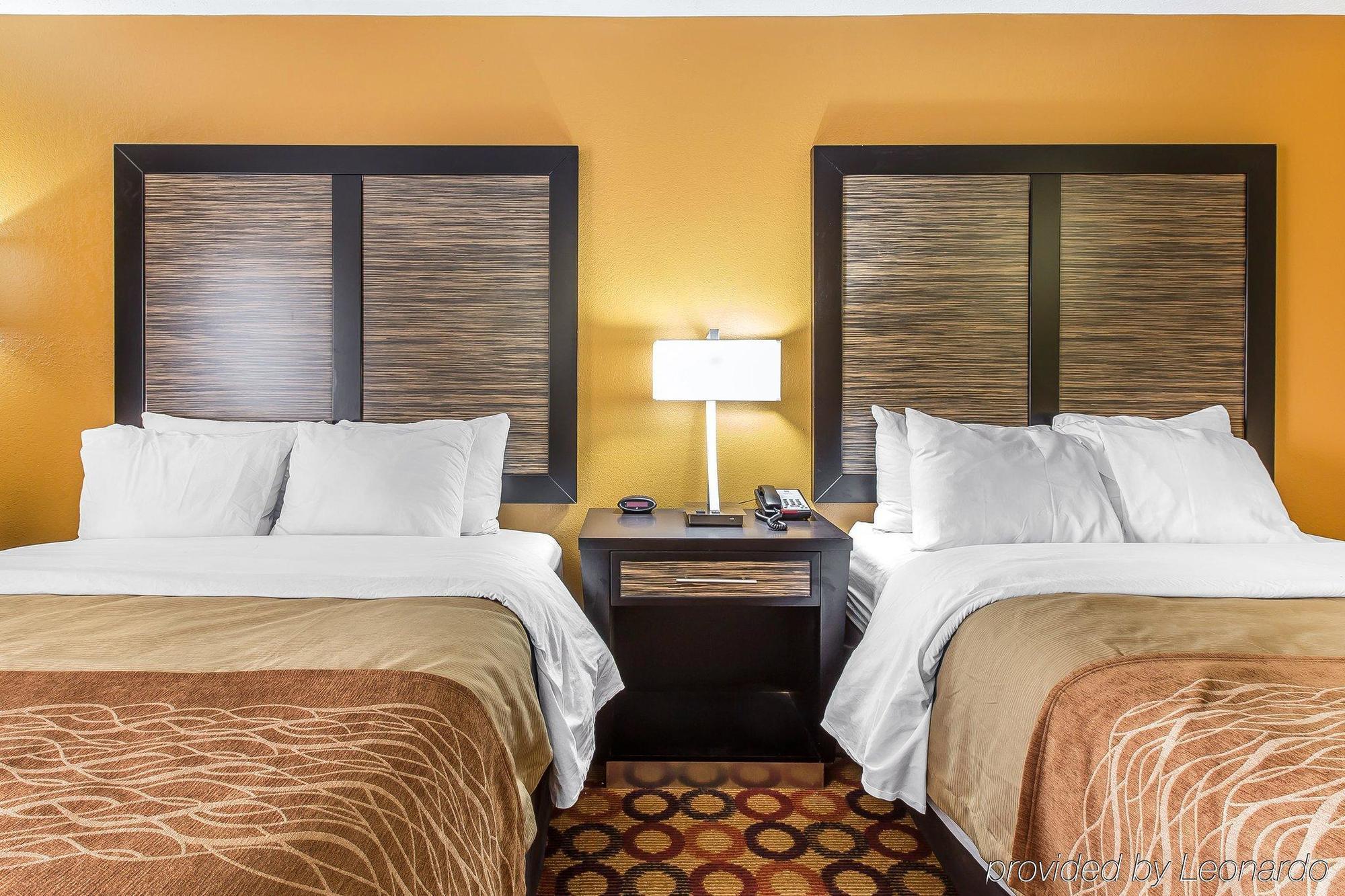 Quality Inn & Suites Montgomery East Carmichael Rd Екстер'єр фото